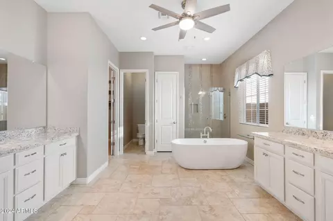 Bath - 4527 N 29th Way, Phoenix, AZ 85016 photo 1 of 8