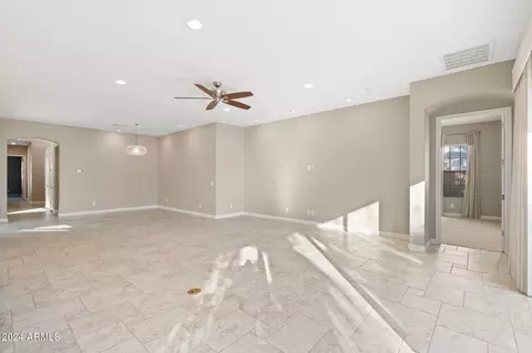 Living - 4527 N 29th Way, Phoenix, AZ 85016 photo 10 of 10