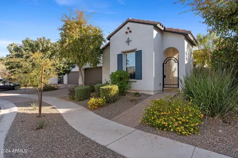 Exterior - 4527 N 29th Way, Phoenix, AZ 85016 photo 9 of 12