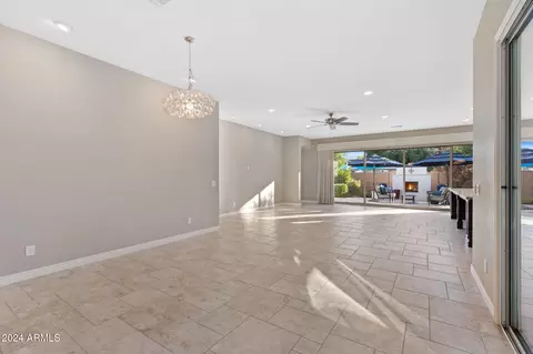 Living - 4527 N 29th Way, Phoenix, AZ 85016 photo 3 of 10