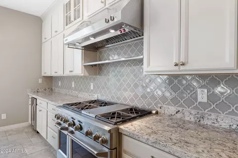 Kitchen - 4527 N 29th Way, Phoenix, AZ 85016 photo 4 of 5