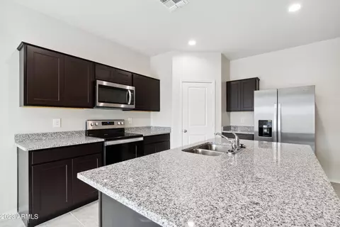 1829 W Spaulding Ave, Apache Junction, AZ 85120 photo 2
