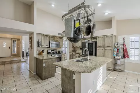 3223 E Cedarwood Ln, Phoenix, AZ 85048 photo 9