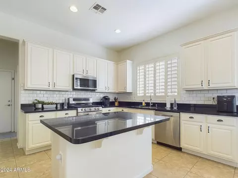 3917 E Dubois Ave, Gilbert, AZ 85298 photo 9