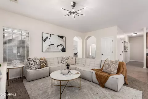 992 E Sourwood Dr, Gilbert, AZ 85298 photo 7