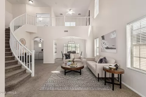 992 E Sourwood Dr, Gilbert, AZ 85298