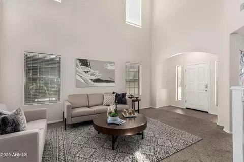 992 E Sourwood Dr, Gilbert, AZ 85298 photo 2