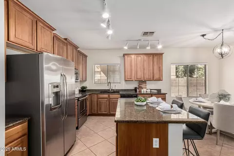 992 E Sourwood Dr, Gilbert, AZ 85298 photo 11