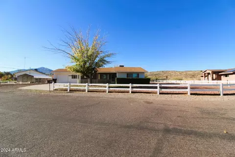 8292 S Springfield Rd, Globe, AZ 85501 photo 6
