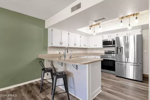 4798 E Kiva St, Phoenix, AZ 85044 photo 8
