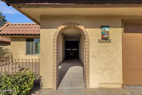4798 E Kiva St, Phoenix, AZ 85044 photo 2