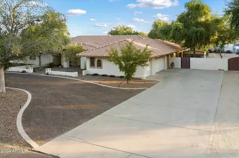 5145 W Fallen Leaf Ln, Glendale, AZ 85310
