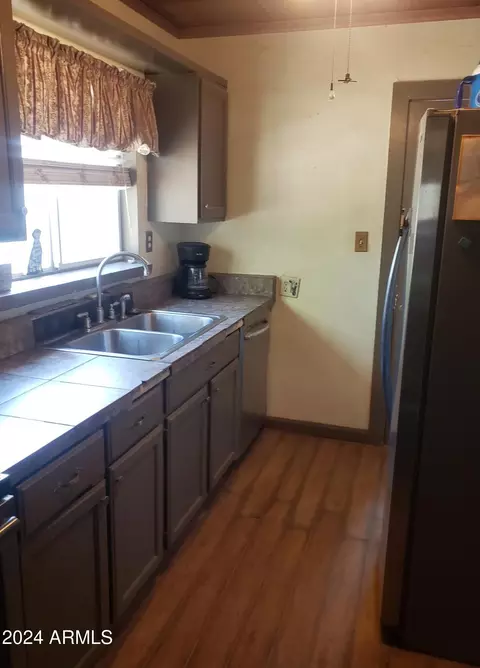 311 E Carter Rd, Phoenix, AZ 85042 photo 12