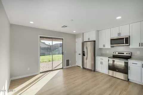 8439 E Meseto Cir, Mesa, AZ 85209 photo 6