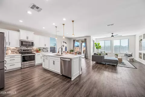 26001 W Matthew Dr, Buckeye, AZ 85396