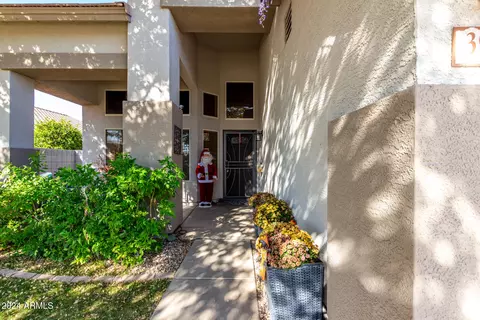 3902 E Wildhorse Dr, Gilbert, AZ 85297 photo 3