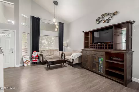 3902 E Wildhorse Dr, Gilbert, AZ 85297 photo 5