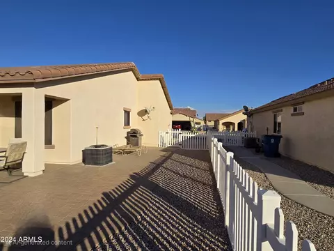 Exterior - 2101 S Meridian Rd #205, Apache Junction, AZ 85120 photo 5 of 8