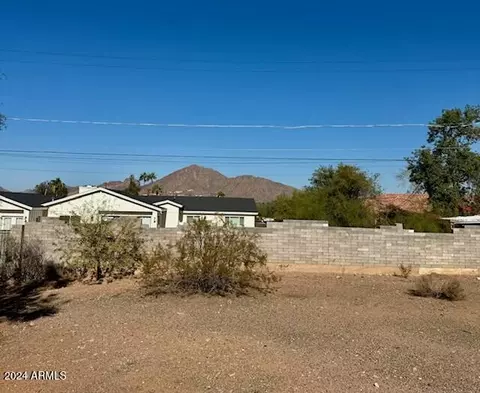 5834 E Oak St, Scottsdale, AZ 85257