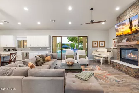 115 S Galaxy Dr, Chandler, AZ 85226