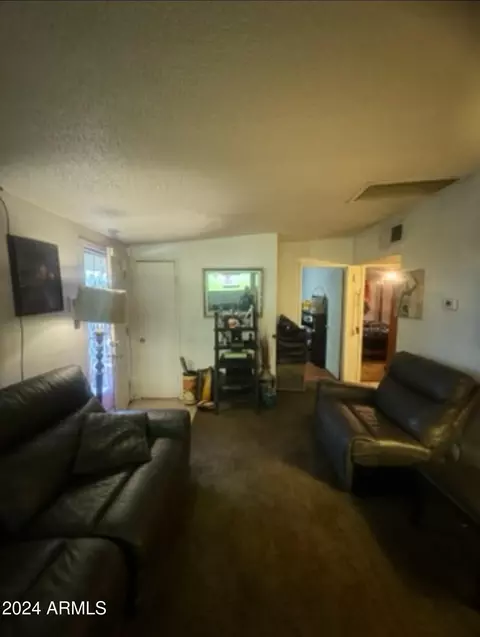 2417 E Mobile Ln, Phoenix, AZ 85040