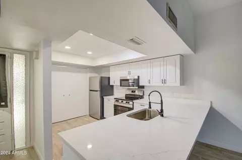 910 N Center St #24, Mesa, AZ 85201