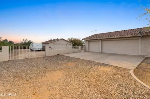 2221 E Joy Ranch Rd, Phoenix, AZ 85086 photo 3