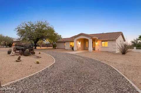 2221 E Joy Ranch Rd, Phoenix, AZ 85086 photo 2