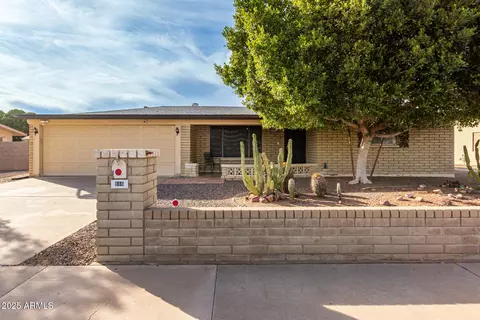 666 N 65th Pl, Mesa, AZ 85205