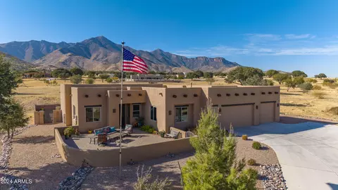 6476 E Saddlehorn Cir, Hereford, AZ 85615