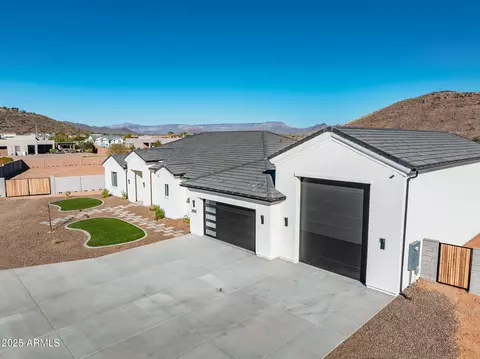 2808 W Here To There Dr, Phoenix, AZ 85086