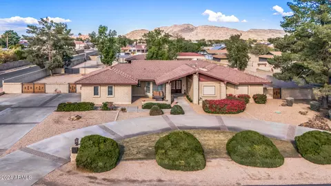 4840 W Misty Willow Ln, Glendale, AZ 85310