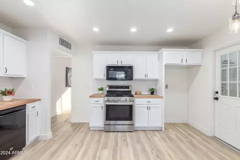 3350 W Wethersfield Rd, Phoenix, AZ 85029 photo 9