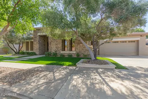 819 W Sparrow Pl, Chandler, AZ 85286