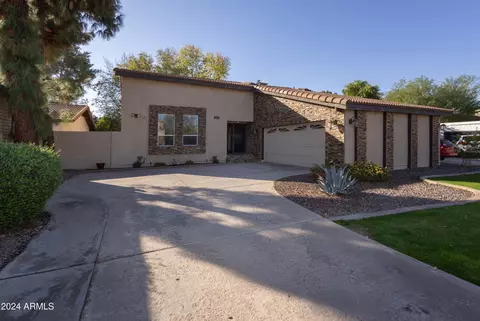 933 E Driftwood Dr, Tempe, AZ 85283