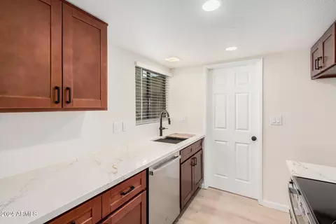 942 E Beryl Ave, Phoenix, AZ 85020 photo 7