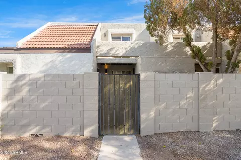 946 E Diamond Dr, Tempe, AZ 85283 photo 31