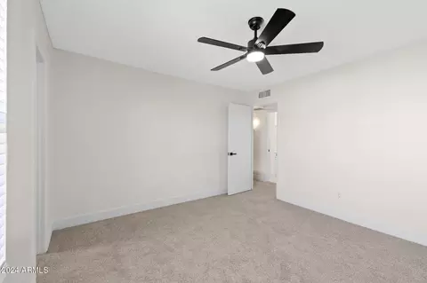 946 E Diamond Dr, Tempe, AZ 85283 photo 15