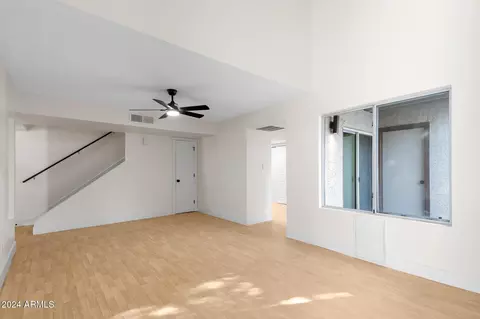 946 E Diamond Dr, Tempe, AZ 85283 photo 4