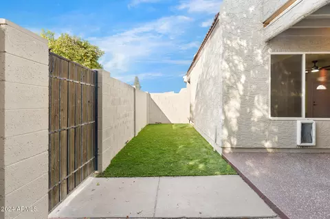 946 E Diamond Dr, Tempe, AZ 85283 photo 25