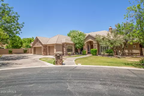 8360 S Homestead Ln, Tempe, AZ 85284