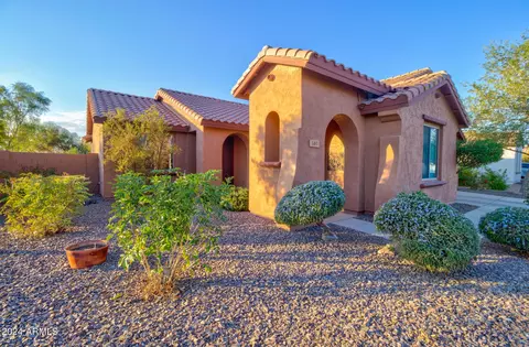 587 E White Wing Dr, Casa Grande, AZ 85122