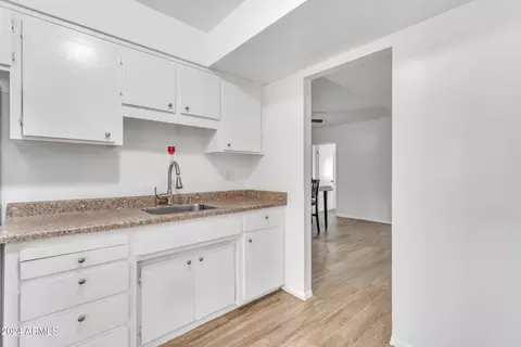 2308 E Chipman Rd, Phoenix, AZ 85040 photo 6