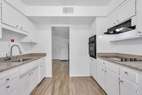 2308 E Chipman Rd, Phoenix, AZ 85040 photo 4