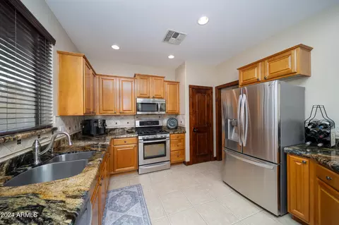 3612 E Powell Way, Gilbert, AZ 85298 photo 4