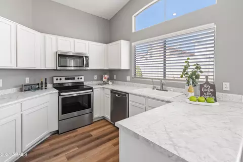 Kitchen - 3938 E Morrow Dr, Phoenix, AZ 85050 photo 1 of 2