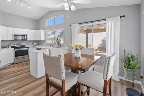 Dining - 3938 E Morrow Dr, Phoenix, AZ 85050 photo 1 of 1