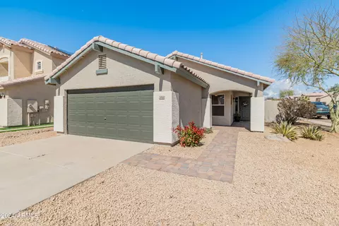 3938 E Morrow Dr, Phoenix, AZ 85050