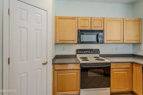 7019 S Golfside Ln, Phoenix, AZ 85042 photo 13