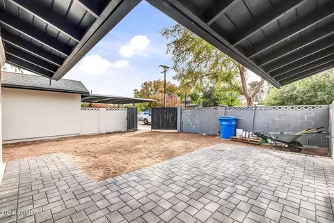 Exterior - 7701 N 17th Ave, Phoenix, AZ 85021 photo 4 of 9